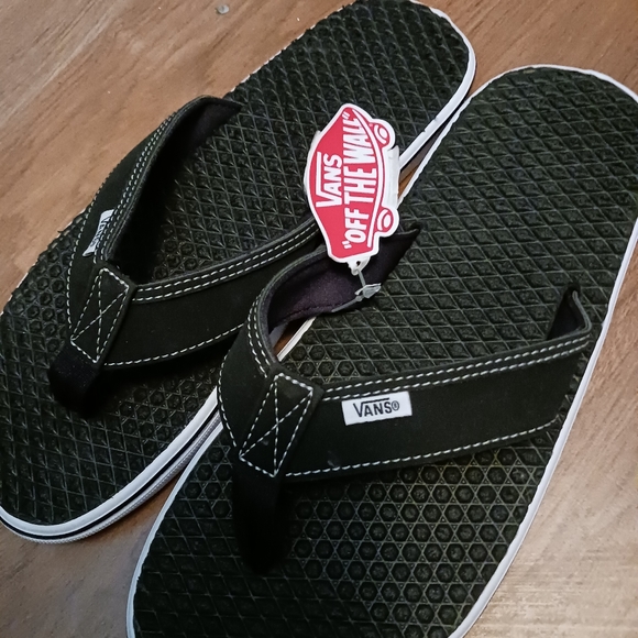 N.W.T. MENS black Vans thong flip flops size 9